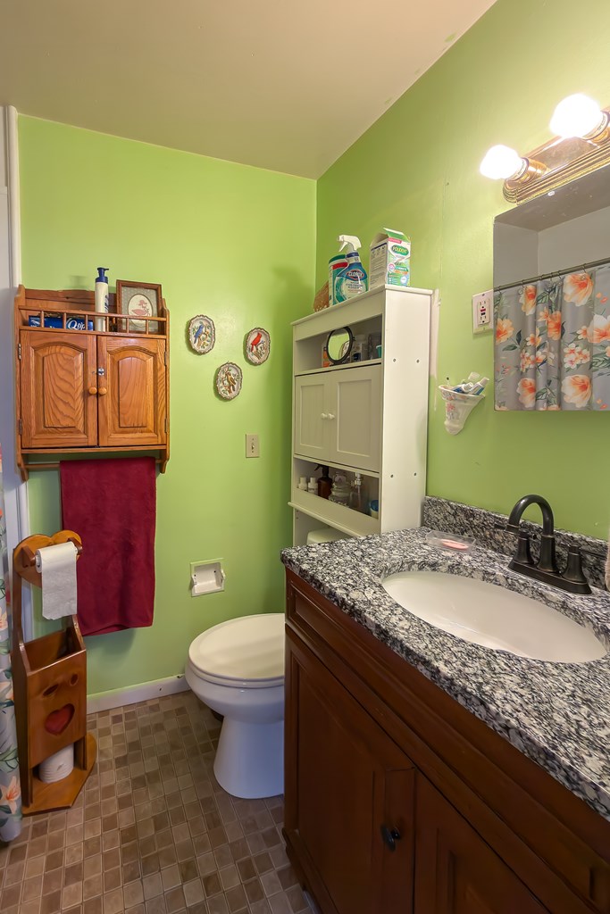 150 Grover St Property Photo 16
