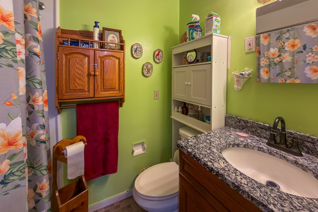 150 Grover St Property Photo 17
