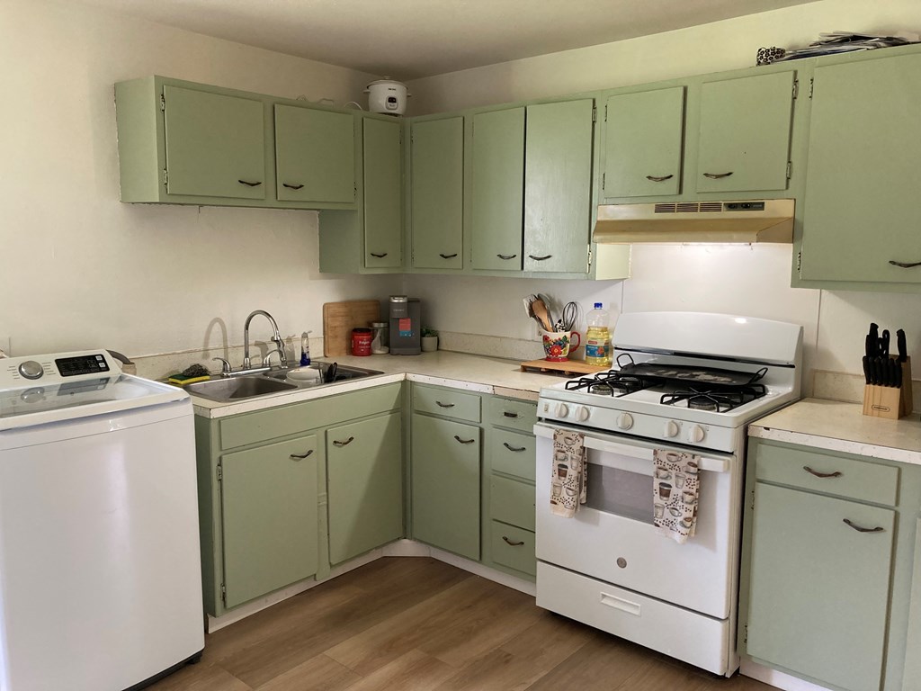 327 Keefer Street Property Photo 4