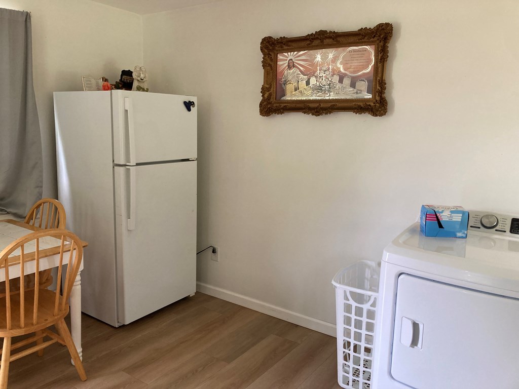327 Keefer Street Property Photo 5