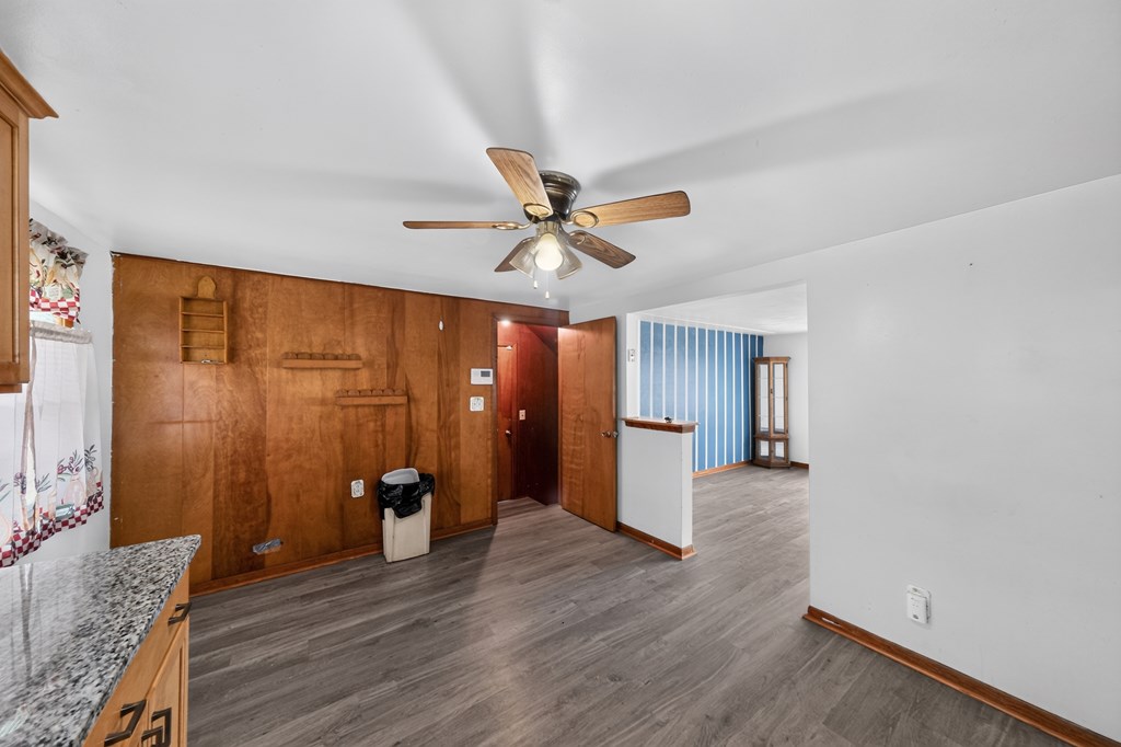 754 Cairns Rd Property Photo 3
