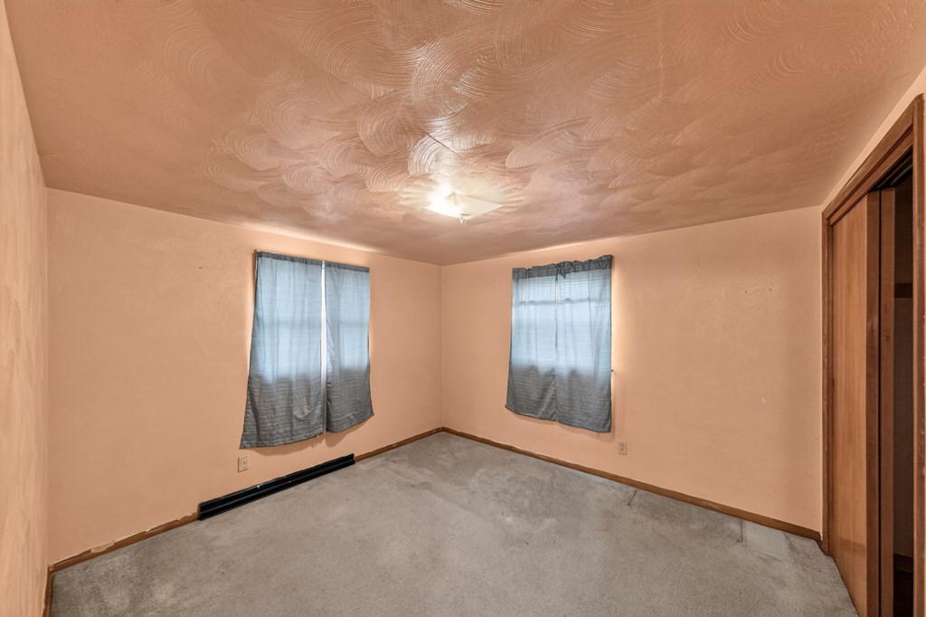 754 Cairns Rd Property Photo 7