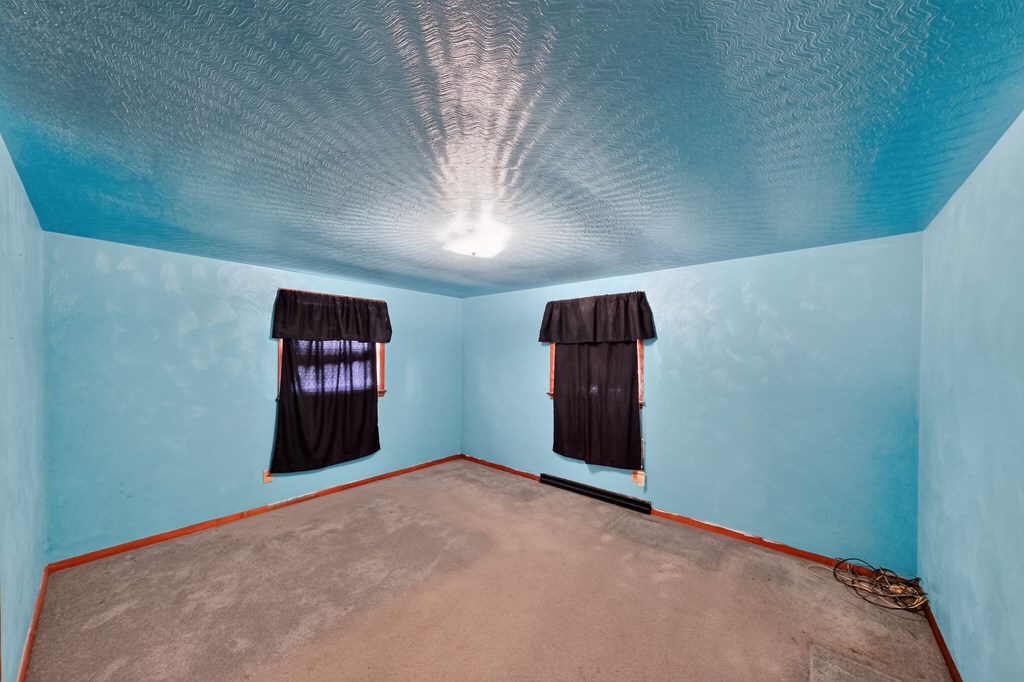 754 Cairns Rd Property Photo 9