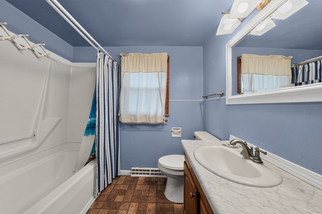 754 Cairns Rd Property Photo 12
