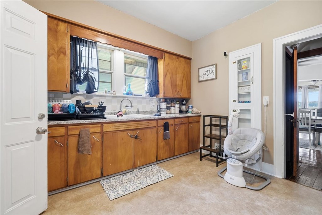 42 S Gamble Property Photo 5