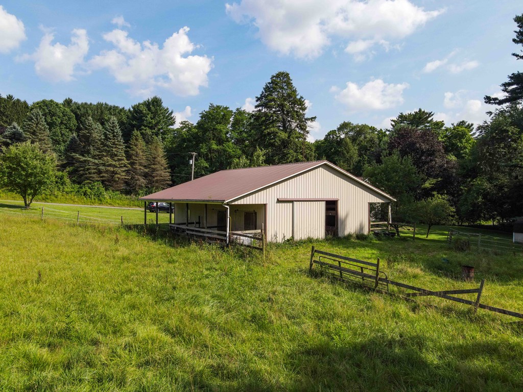 1690 South Home Rd Property Photo 3