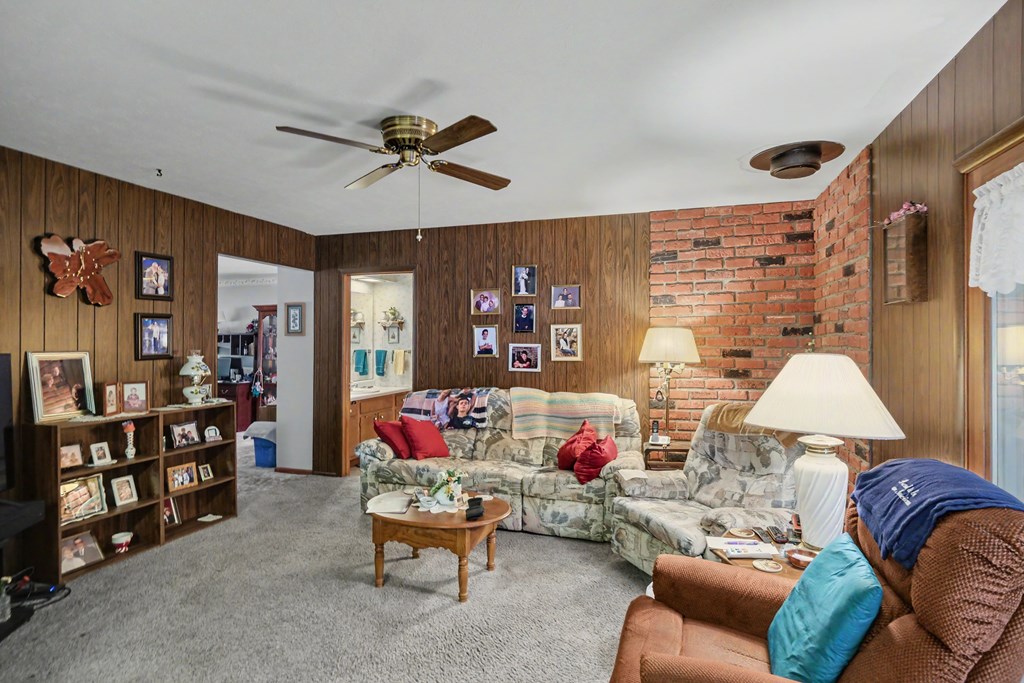 1223 Brookview Drive Property Photo 5