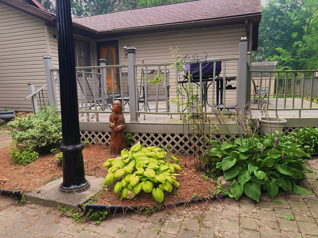 603 W Main Street Property Photo 7