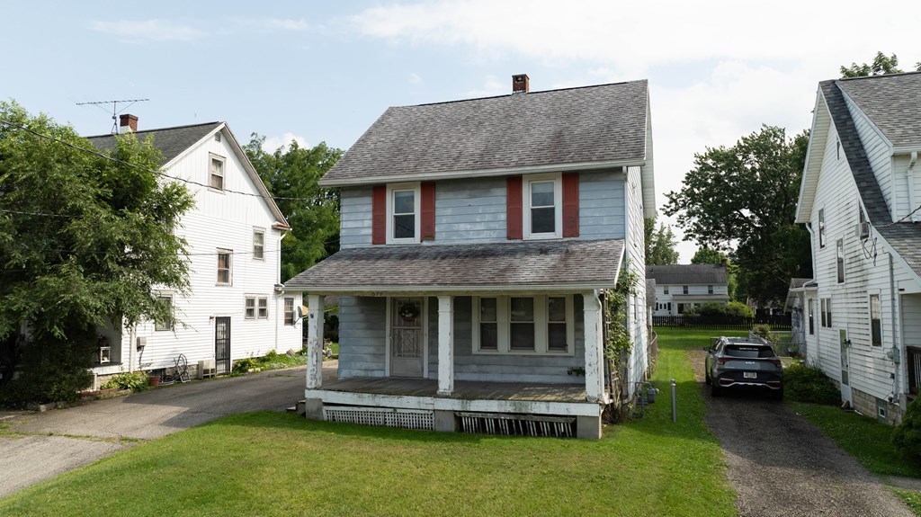 679 Arlington Ave. Property Photo 3