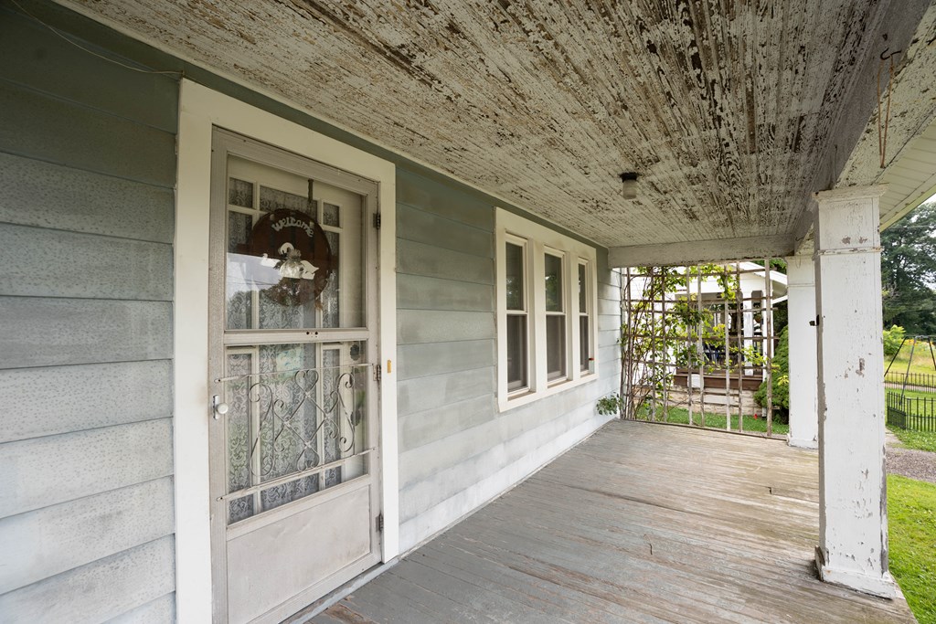 679 Arlington Ave. Property Photo 7