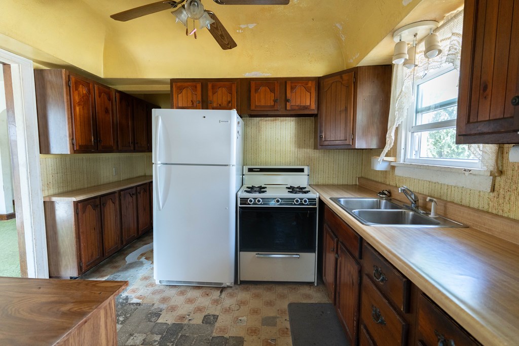 679 Arlington Ave. Property Photo 19