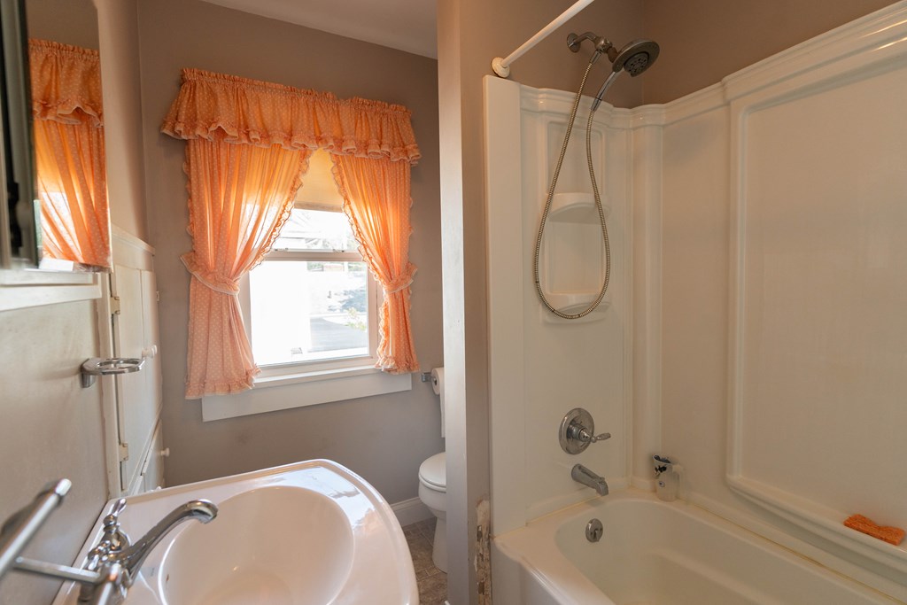 679 Arlington Ave. Property Photo 25