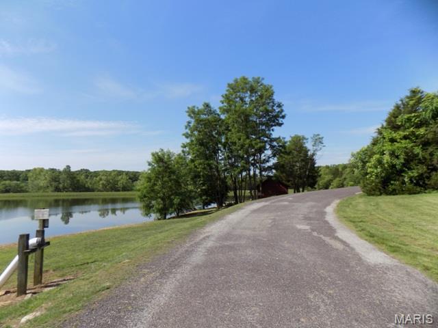 247 Foxboro Road Property Photo 9