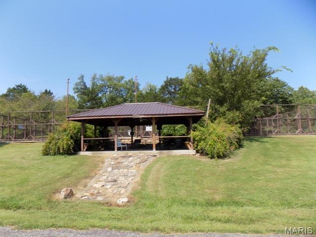 255 Foxboro Road Property Photo 9