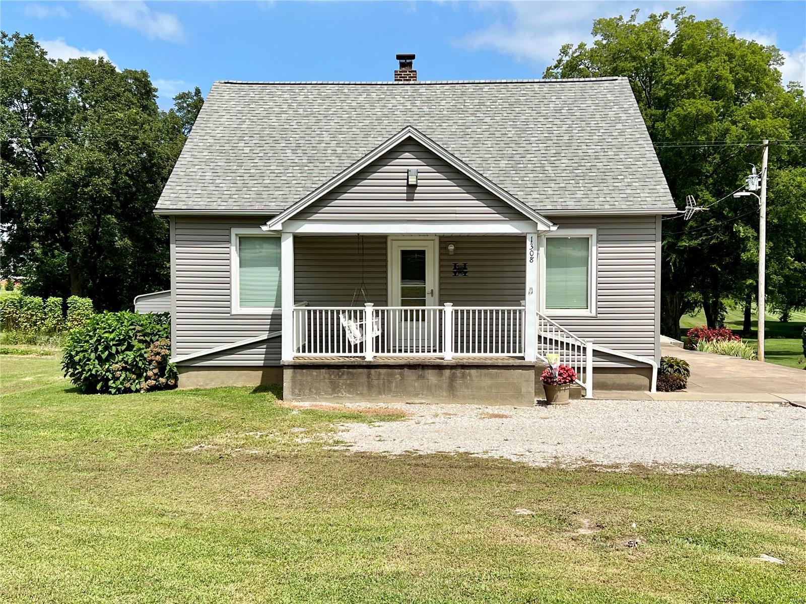 1308 N Kingshighway Property Photo