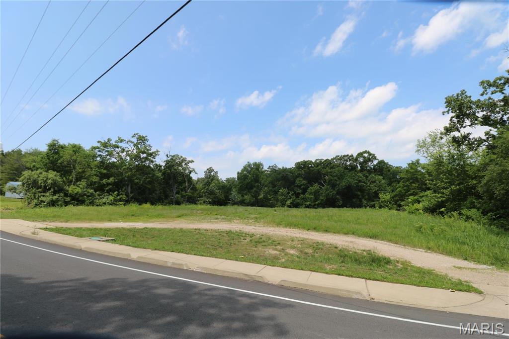 1019 E Springfield Road Property Photo 2