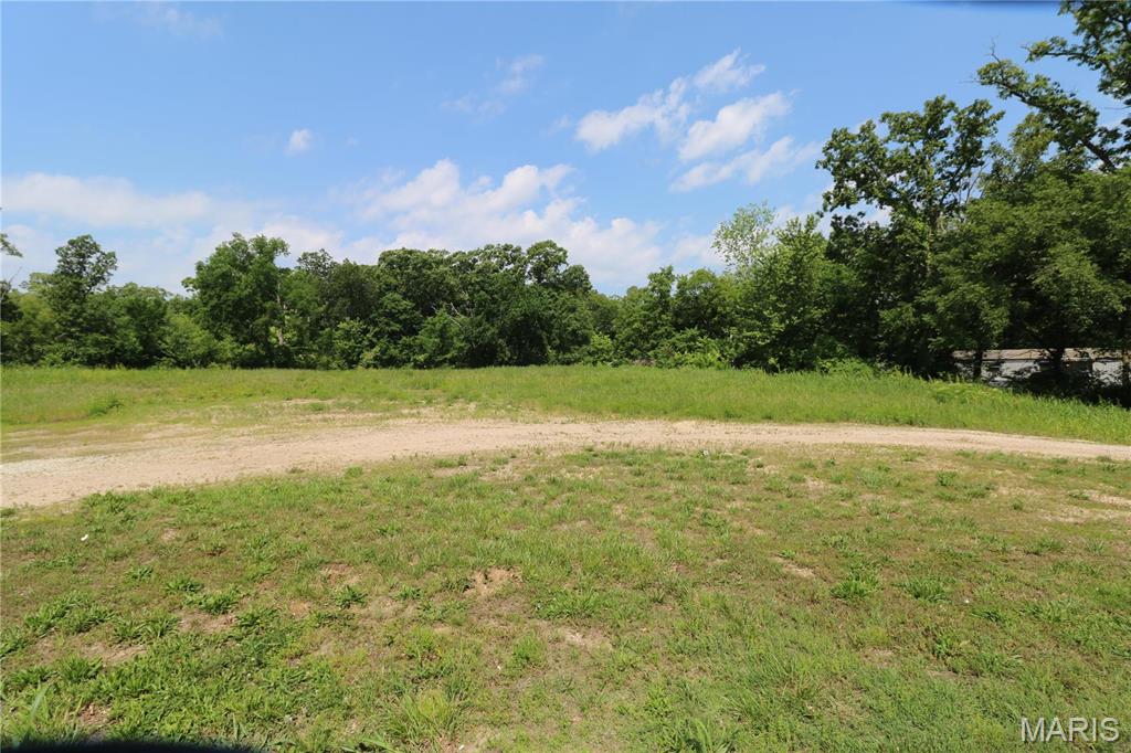 1019 E Springfield Road Property Photo 5