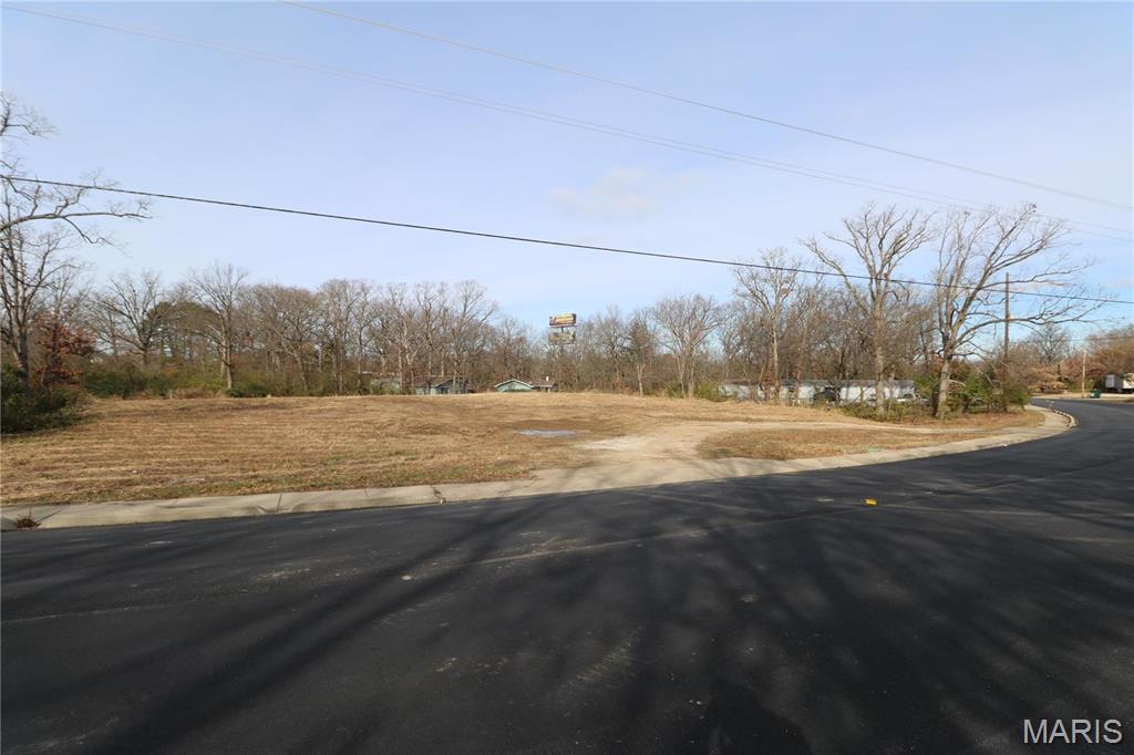 1019 E Springfield Road Property Photo 8