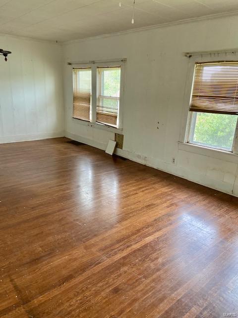 332 S Elm Property Photo 5