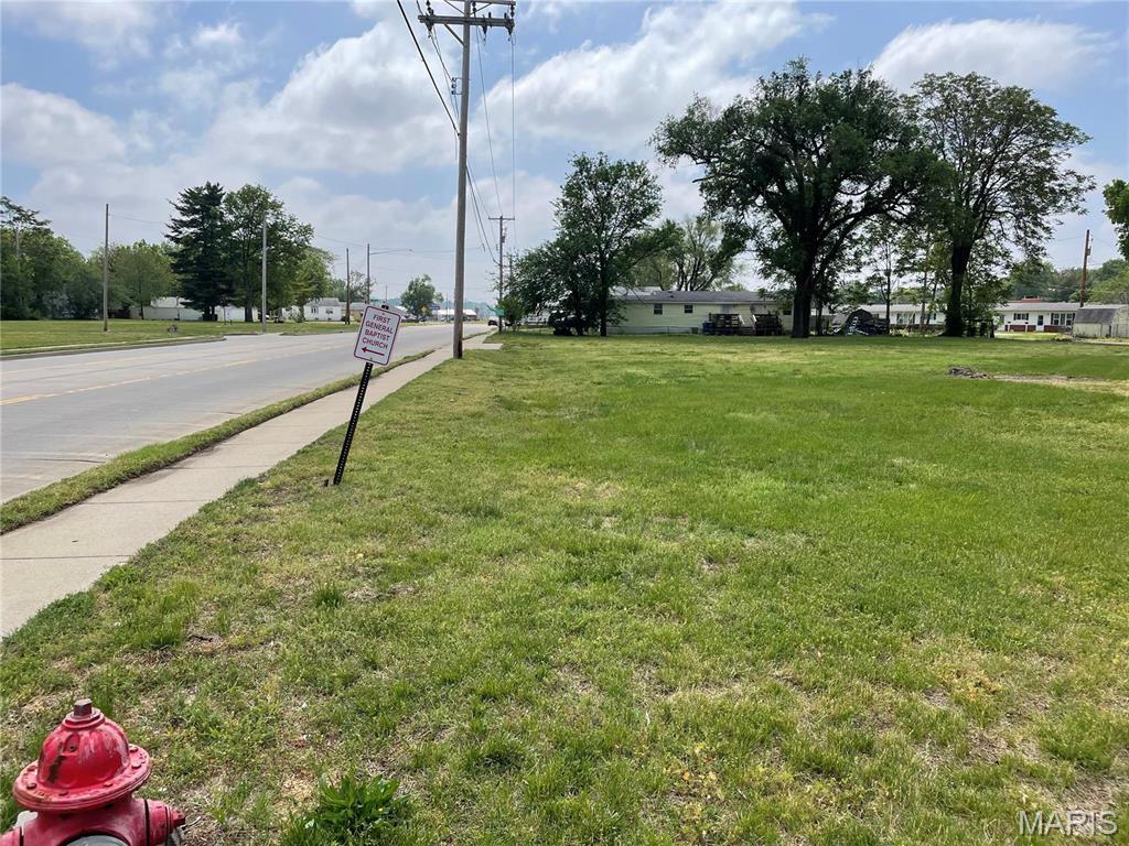 1300 E Edwardsville Road Property Photo 2