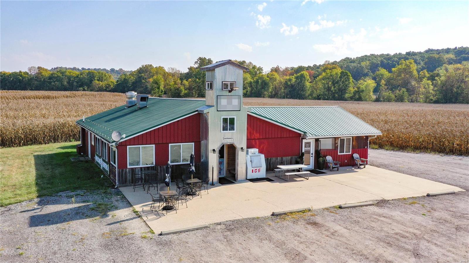 18506 N Mississippi River Road Property Photo 1