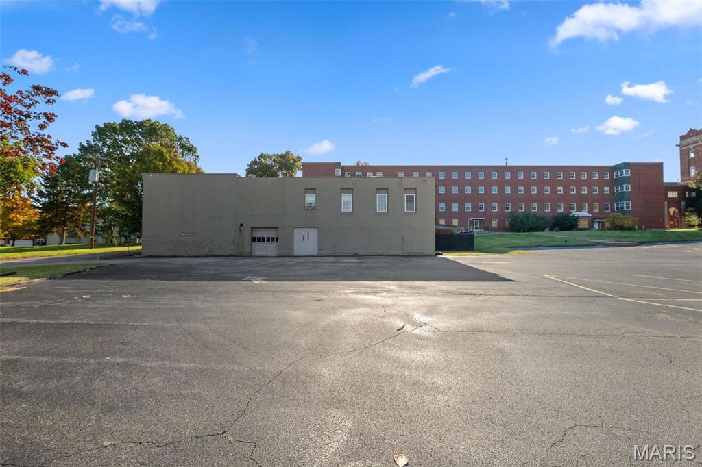 700 Howdershell Road Property Photo 34