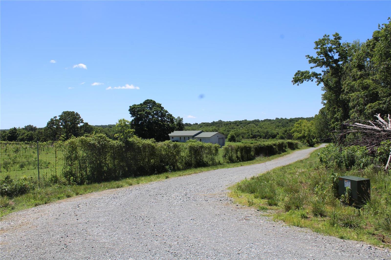 6 Weatherby Lane Property Photo 7