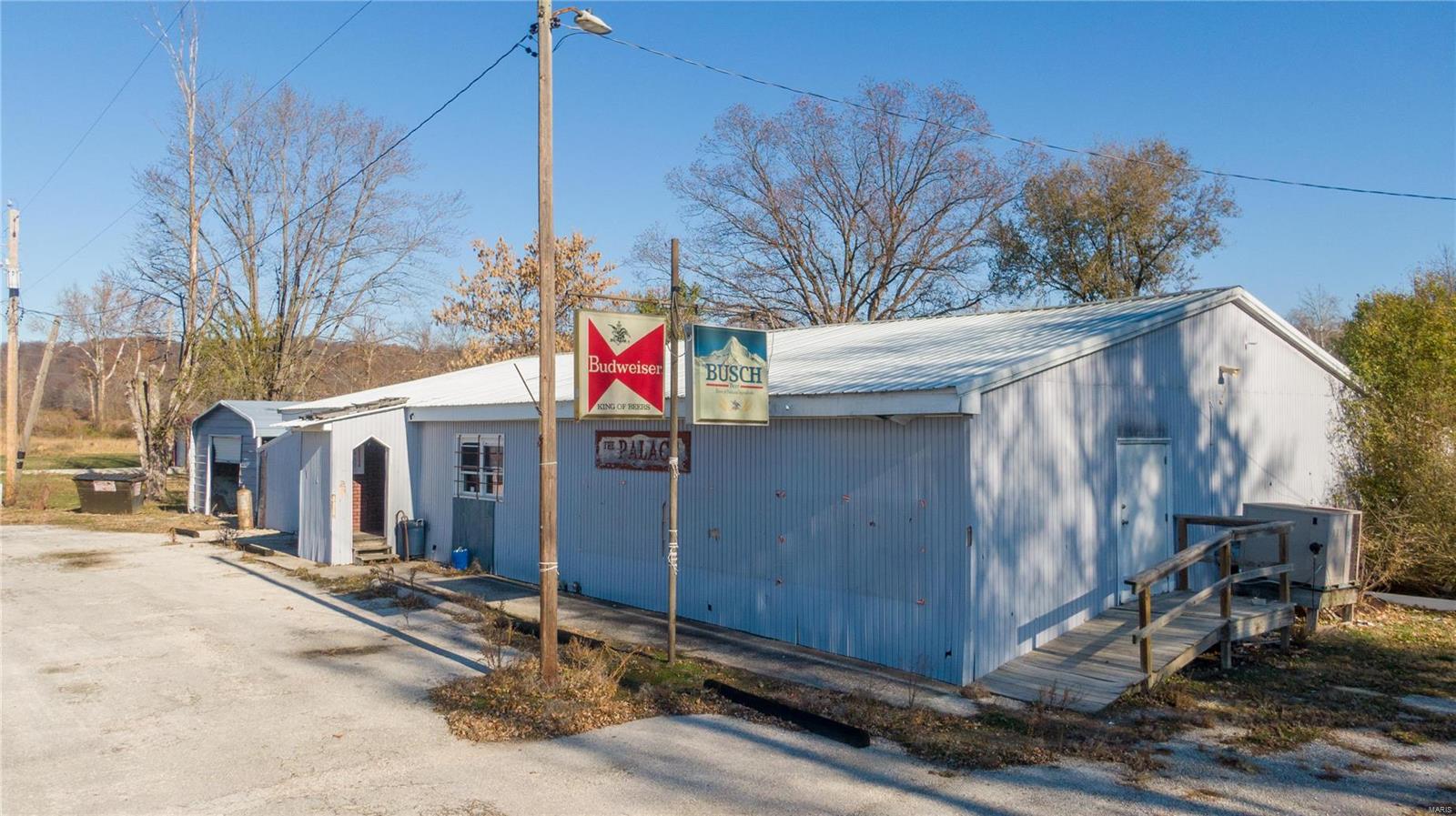 16730 N Mississippi River Road Property Photo 1