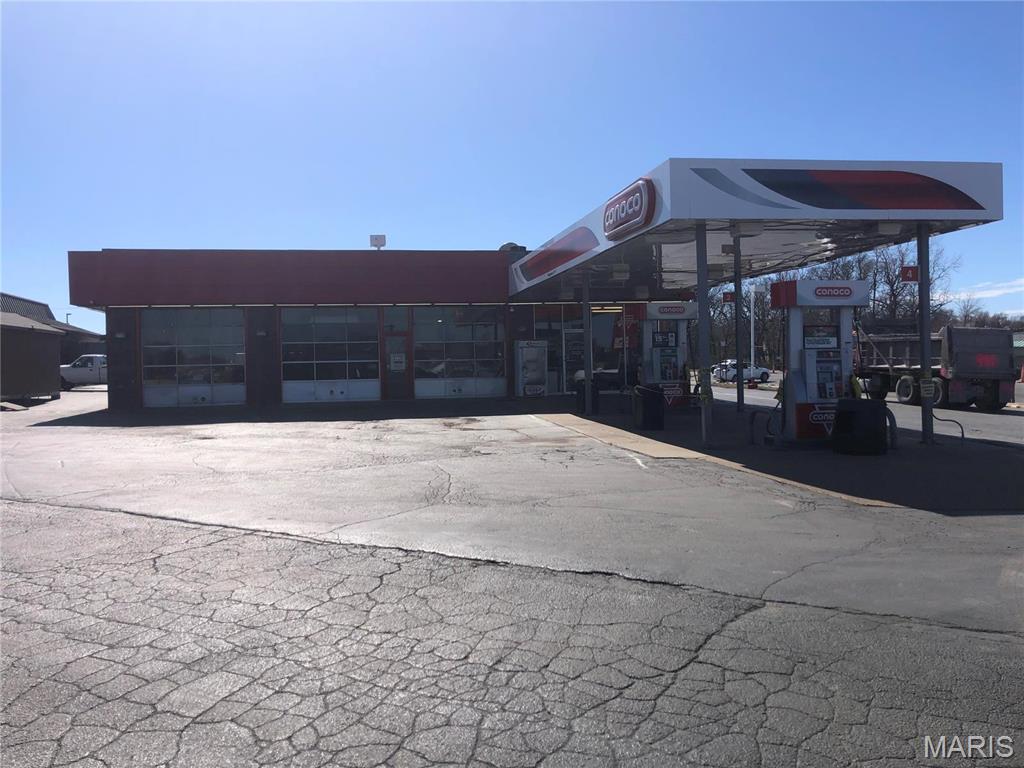 3949 Veterans Memorial Parkway