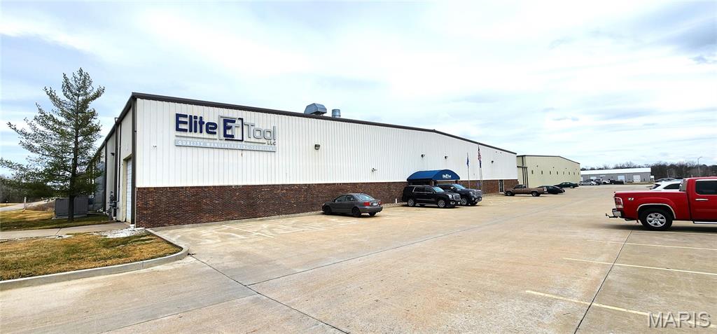 1011 Industrial Court Property Photo 1