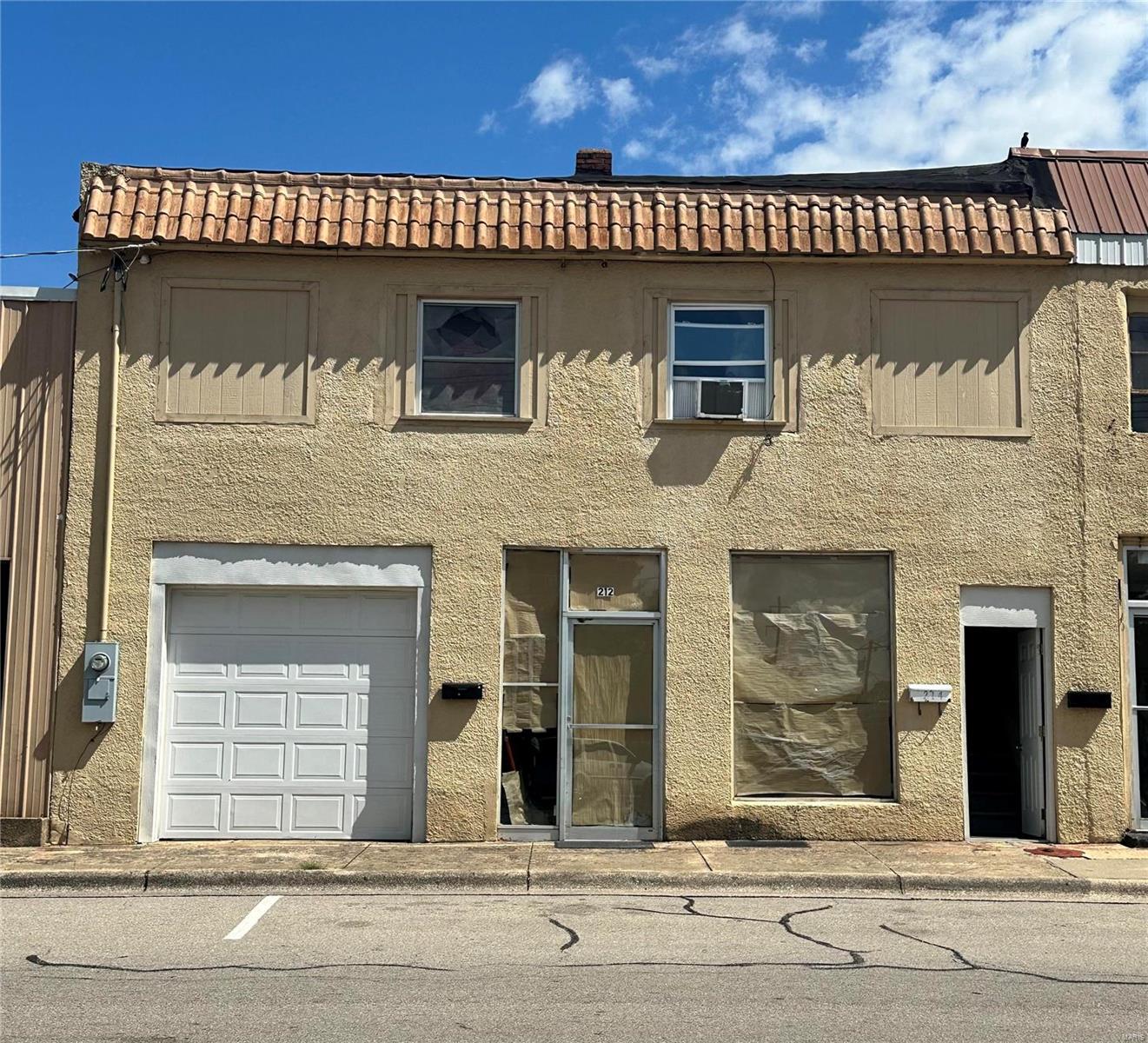 210 W Second Street 210,12,14,16,18 Property Photo 4