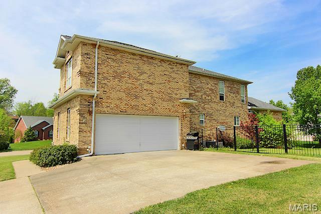 2062 Concord Place Property Photo 5