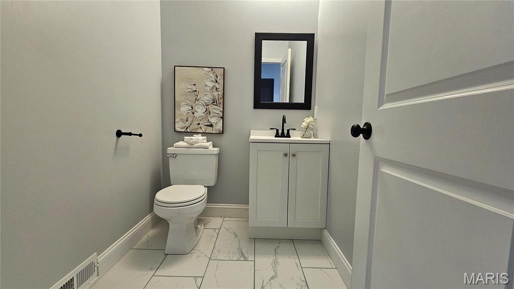 1114 Indian Court Property Photo 13