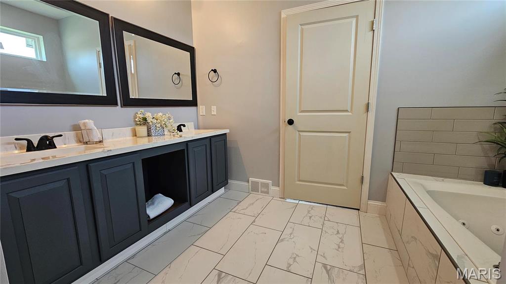 1114 Indian Court Property Photo 16