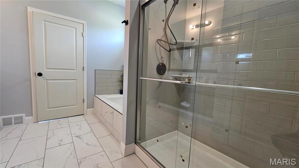1114 Indian Court Property Photo 18