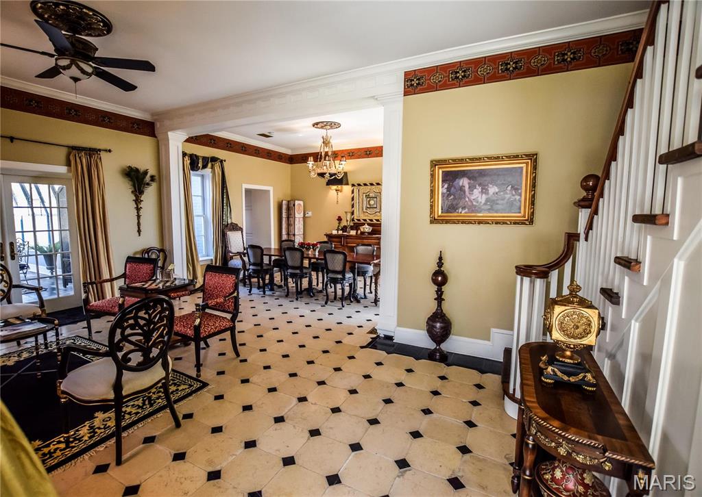 16093 Highway W Property Photo 4