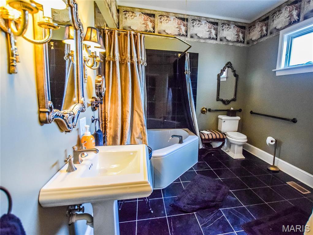 16093 Highway W Property Photo 17