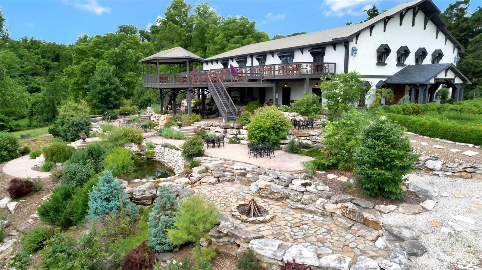 15933 Highway W Property Photo 1