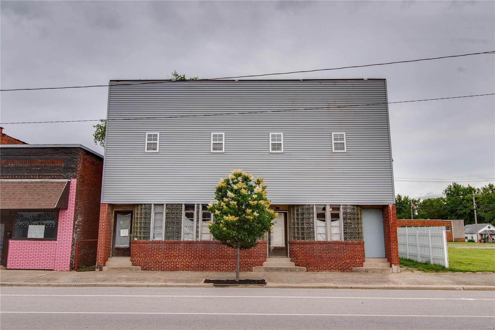 215 E Central Avenue Property Photo 1