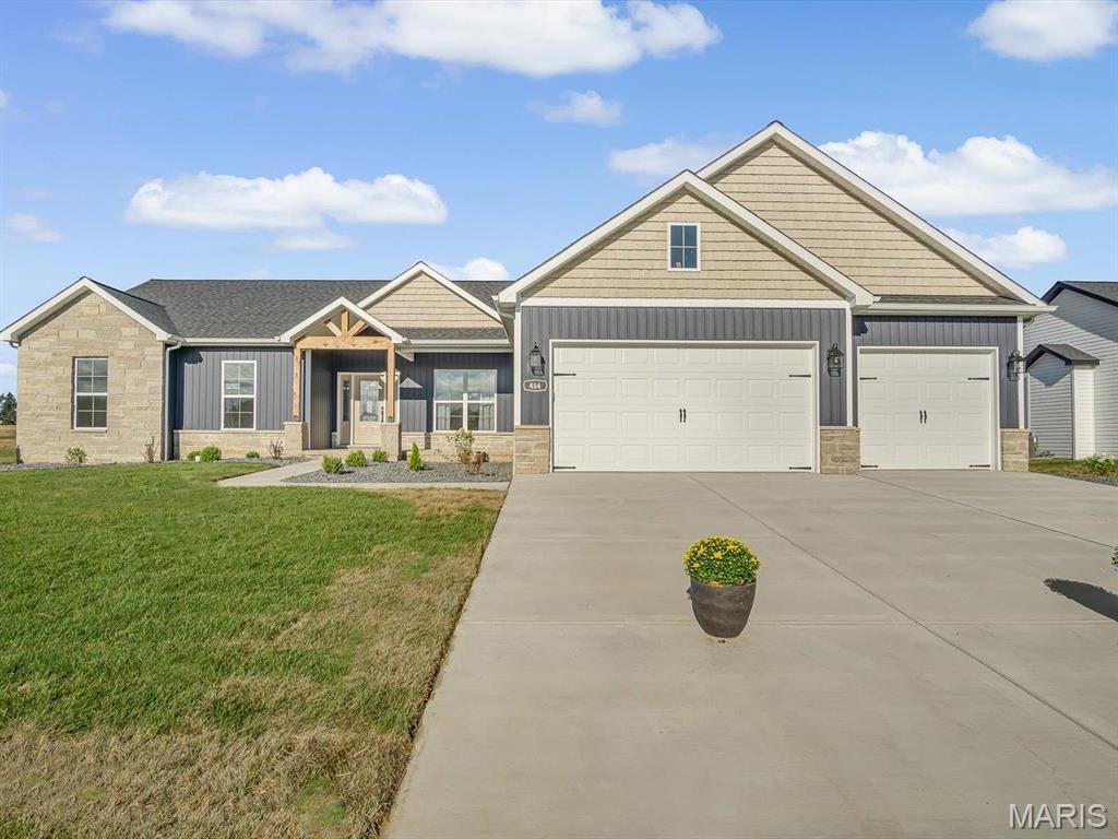 484 Hayden Drive Property Photo 1