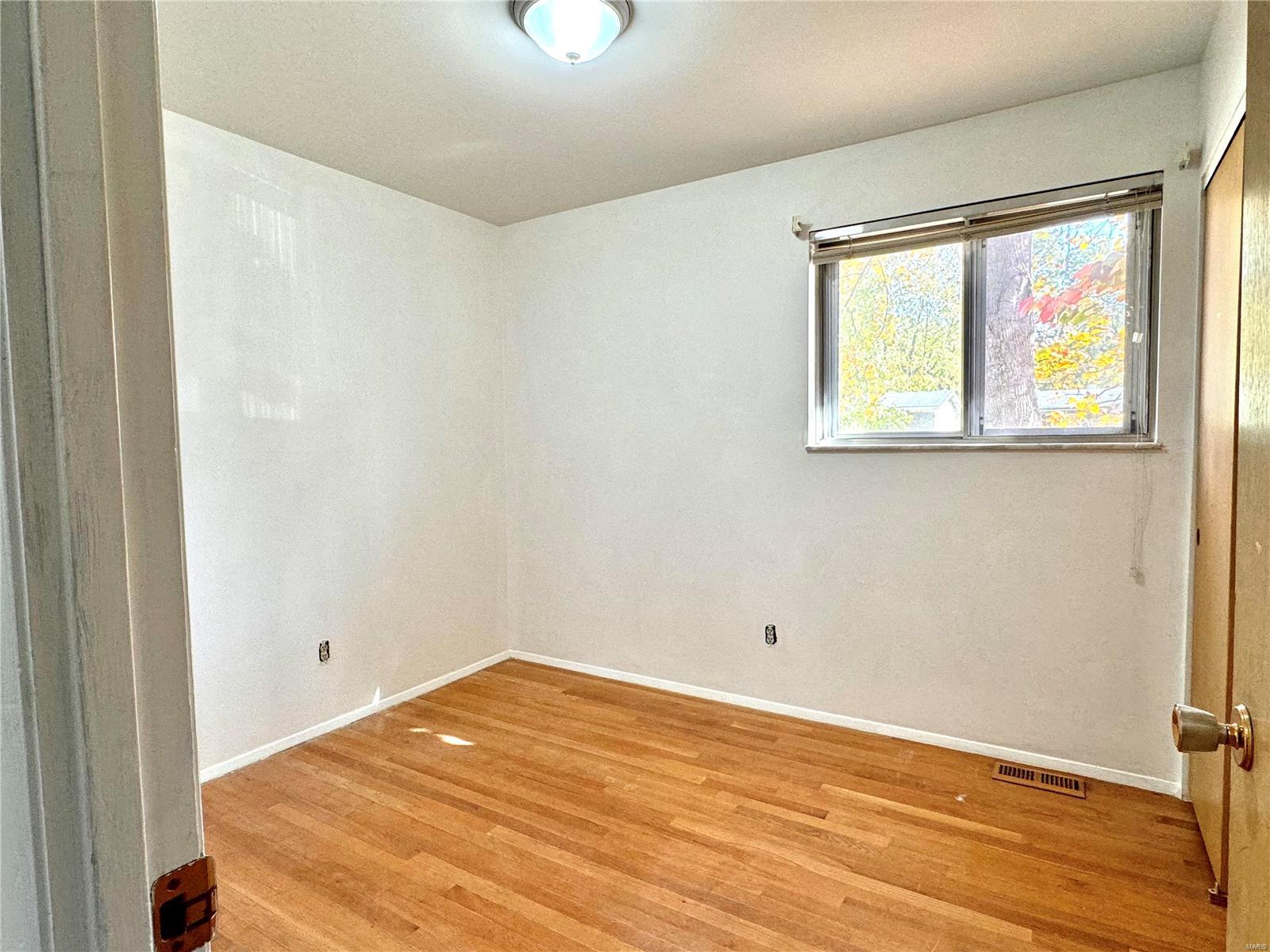 680 Charvel Dr Property Photo 8