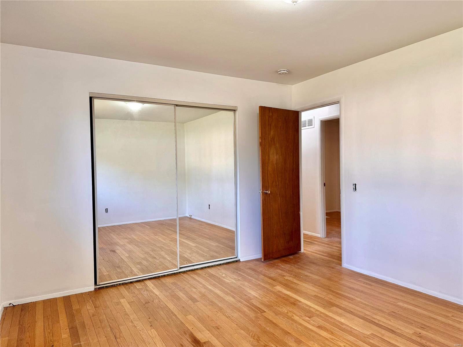 680 Charvel Dr Property Photo 15