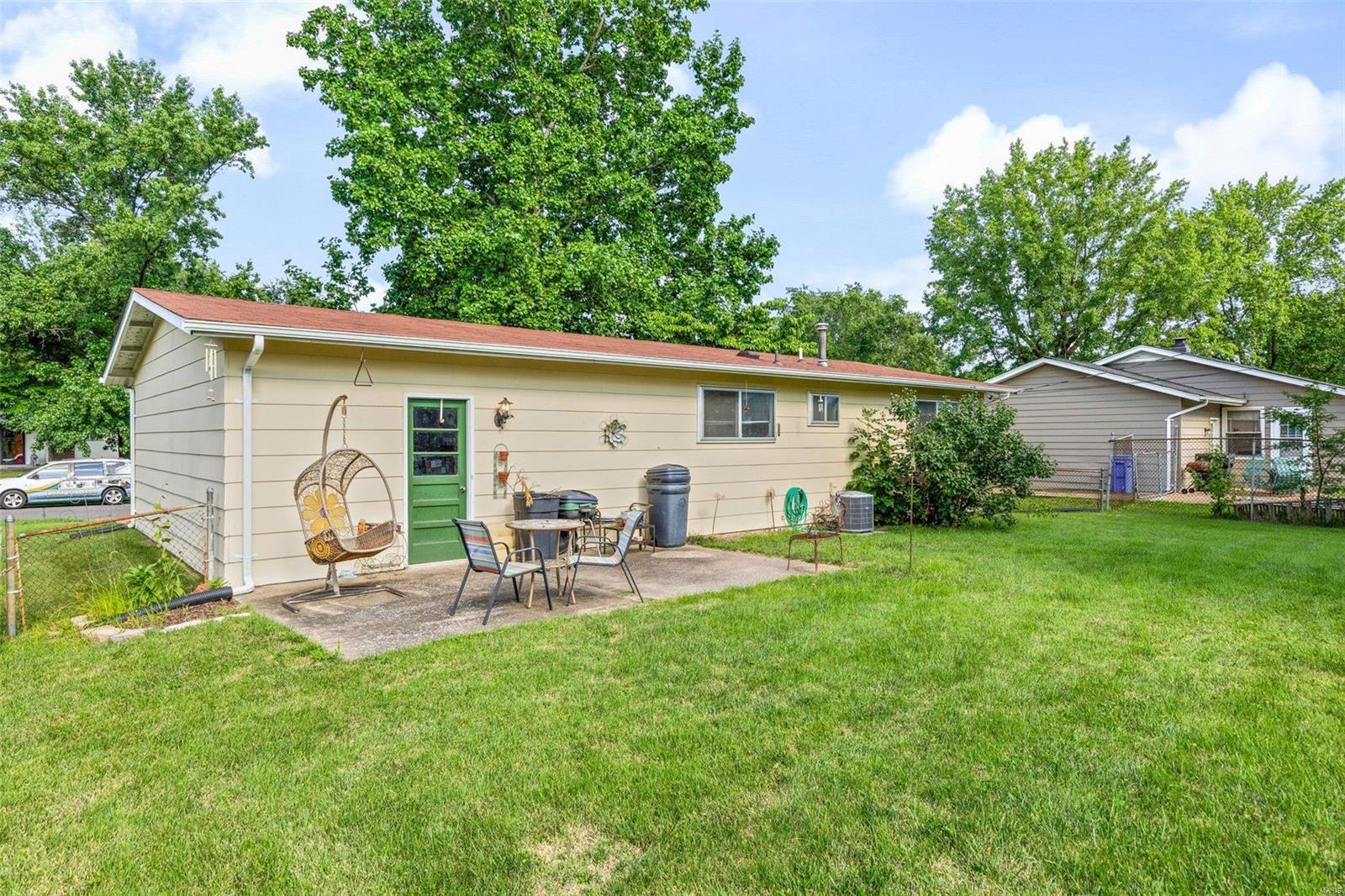 680 Charvel Dr Property Photo 26