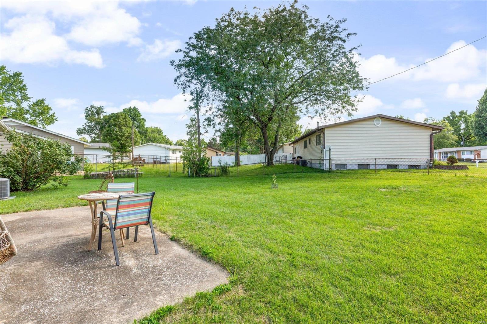 680 Charvel Dr Property Photo 29