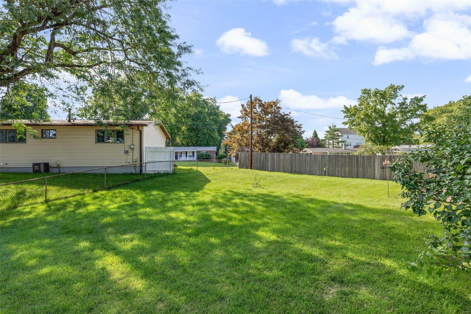 680 Charvel Dr Property Photo 30