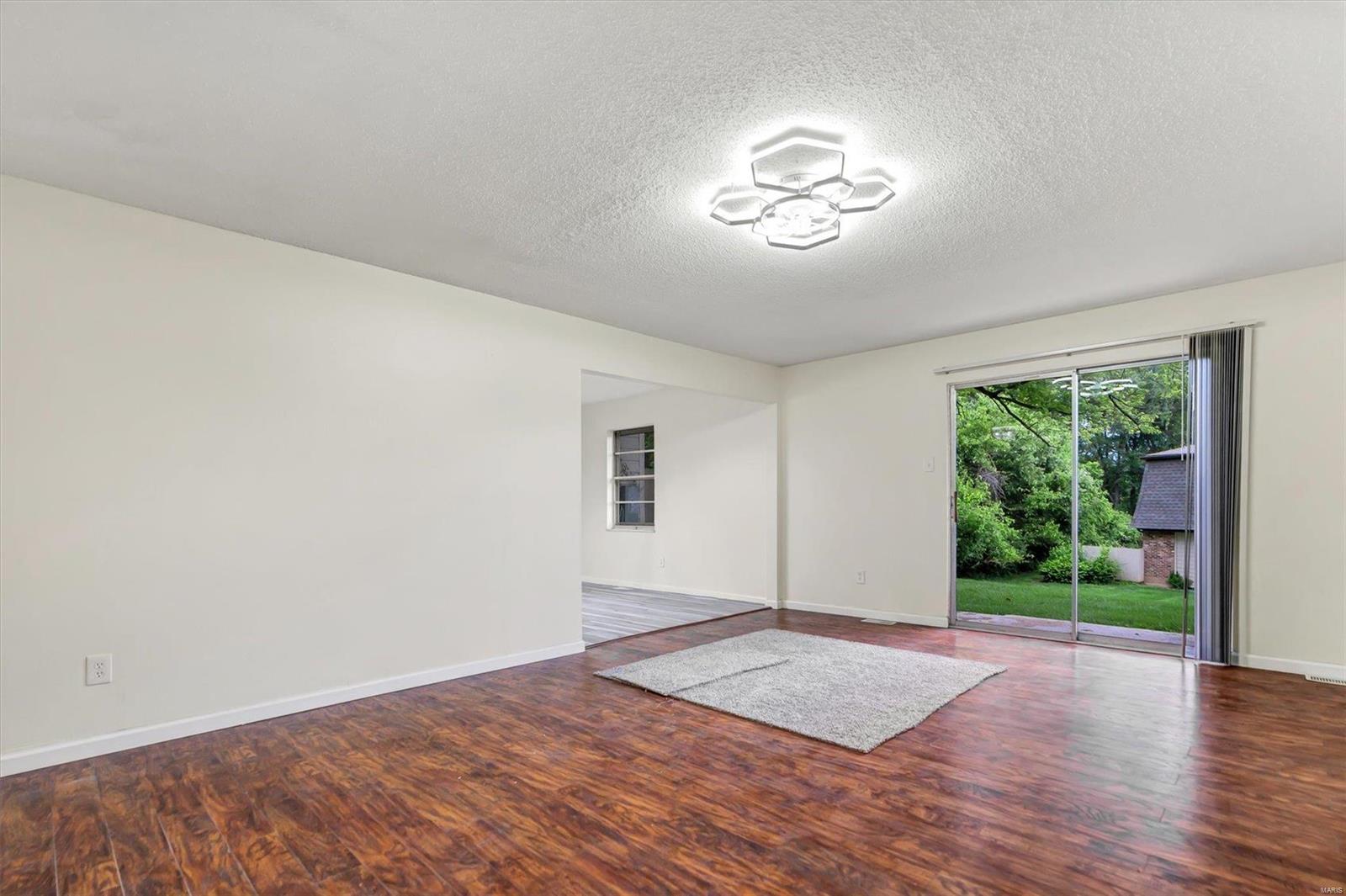 221 Braeshire Drive B Property Photo 6