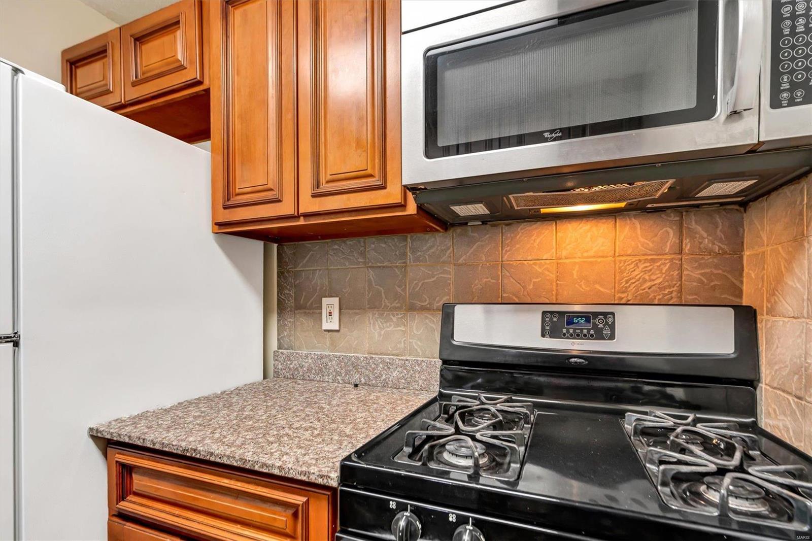 221 Braeshire Drive B Property Photo 12