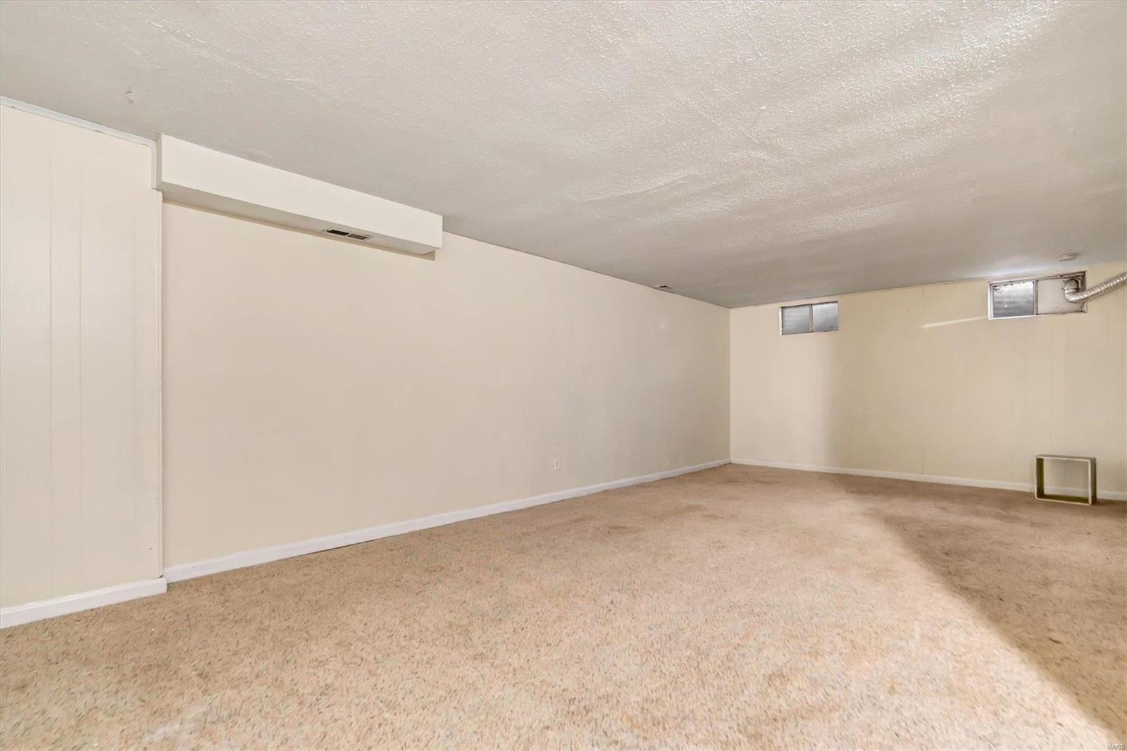 221 Braeshire Drive B Property Photo 21
