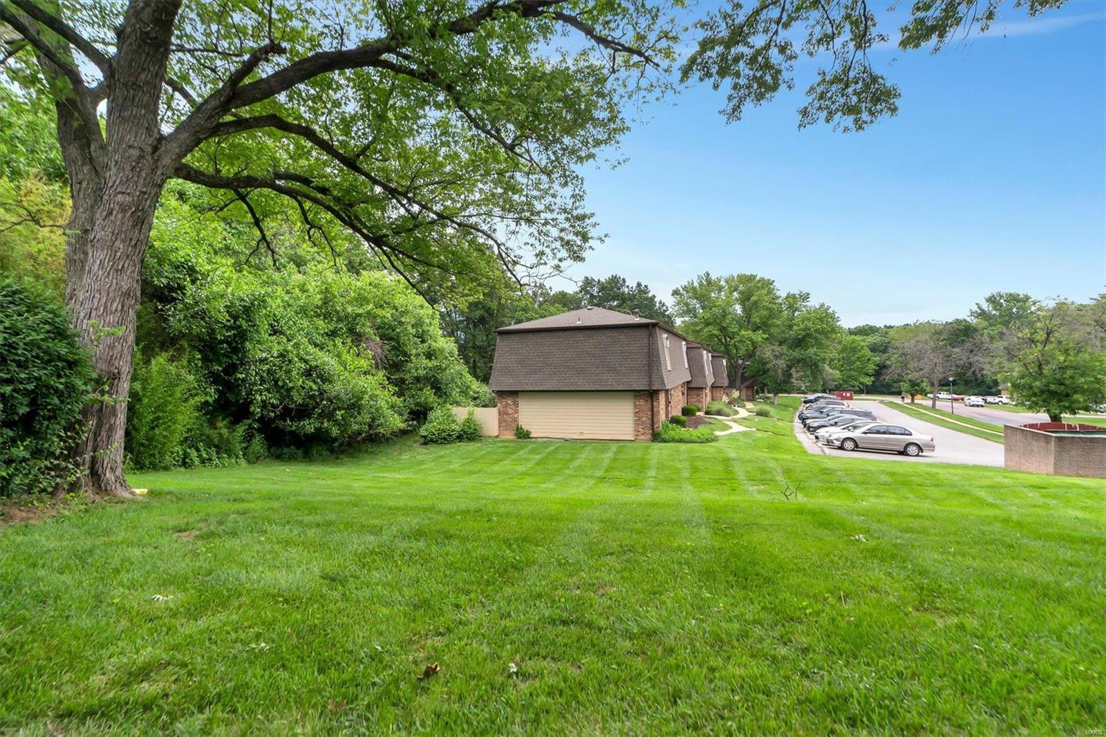 221 Braeshire Drive B Property Photo 22