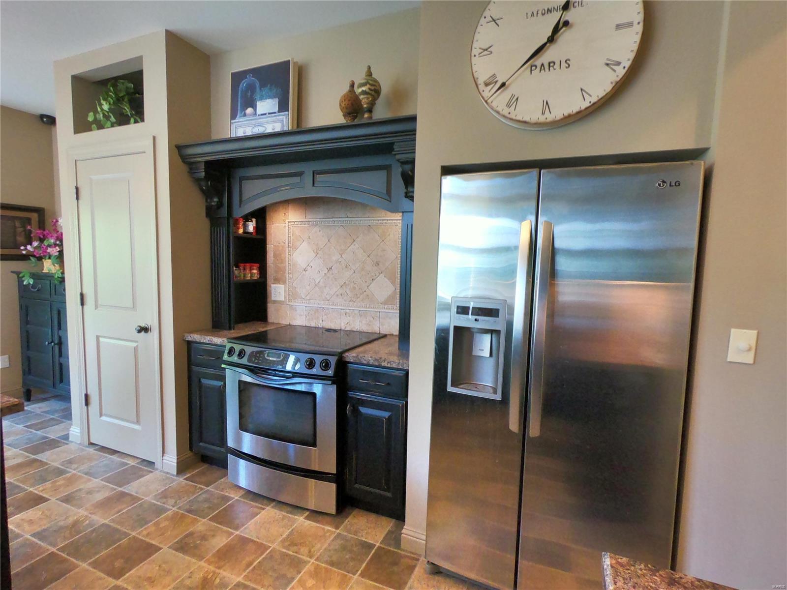 104 Stone Oaks Drive Property Photo 6